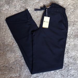 Figs Womens Dakar scrub pants xxs/tall navy blue
